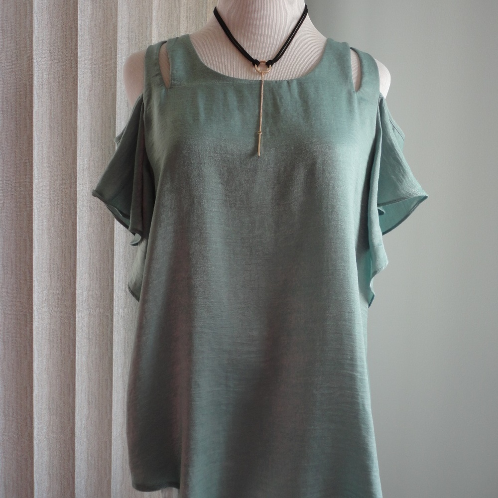 BLOUSE w/ NECKLACE! Cold Shoulder Ruffles A. BYER